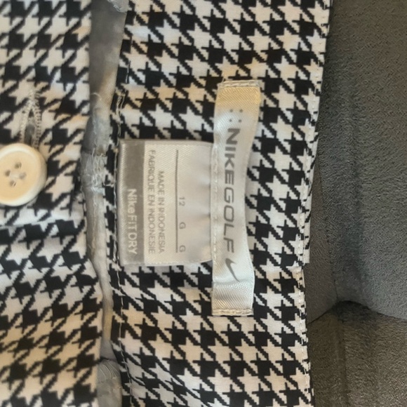 Nike Golf Shorts with real POCKETS!! - Picture 2 of 7